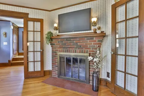 Entry Way - 18 Eastern Ave, Wakefield, MA 01880 photo 4 of 5