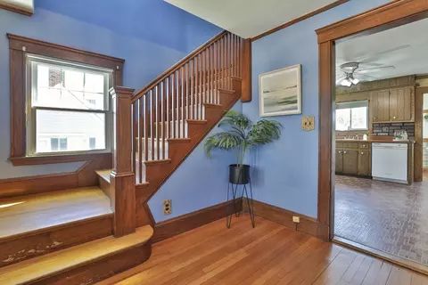 Entry Way - 18 Eastern Ave, Wakefield, MA 01880 photo 2 of 5