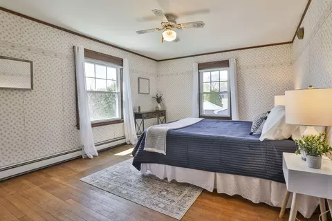Bedroom - 18 Eastern Ave, Wakefield, MA 01880 photo 7 of 8