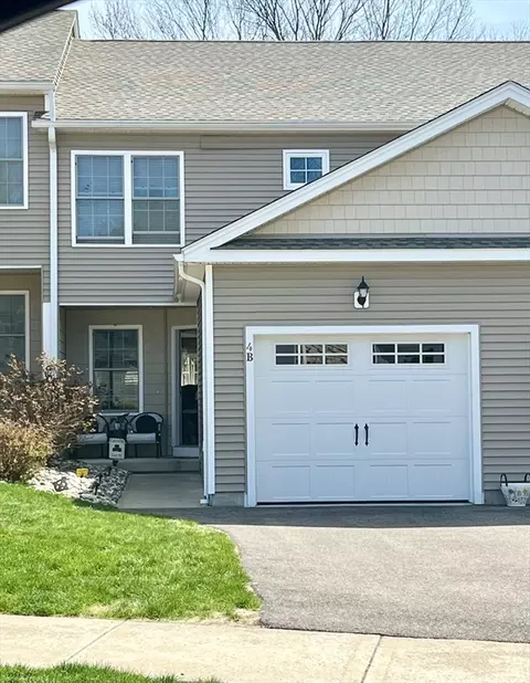 4 Maple View Ln #B, Feeding Hills, MA 01030