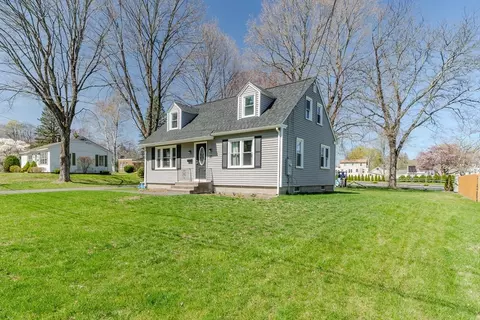 20 Mclellan Ln, Greenfield, MA 01301