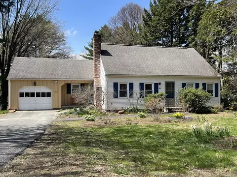 321 Middle St, Amherst, MA 01002