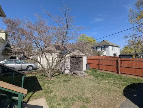 17 Utica St, Springfield, MA 01104 photo 5