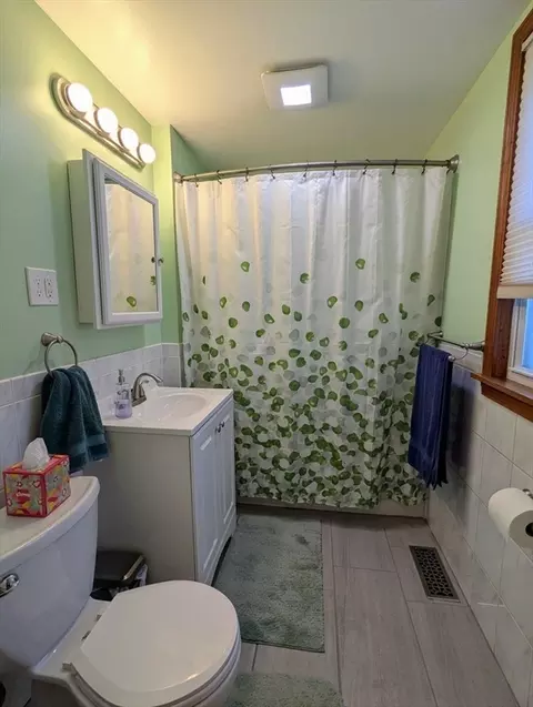 17 Utica St, Springfield, MA 01104 photo 14