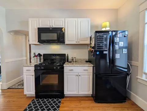 17 Utica St, Springfield, MA 01104 photo 11