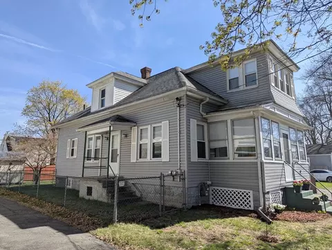 17 Utica St, Springfield, MA 01104 photo 3
