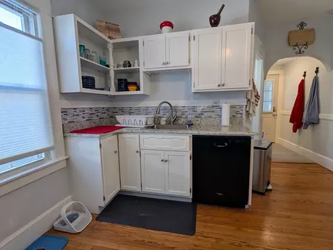 17 Utica St, Springfield, MA 01104 photo 12