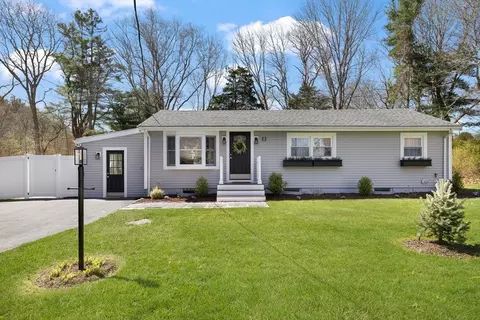 8 Whelden Ln, Acushnet, MA 02743 photo 5