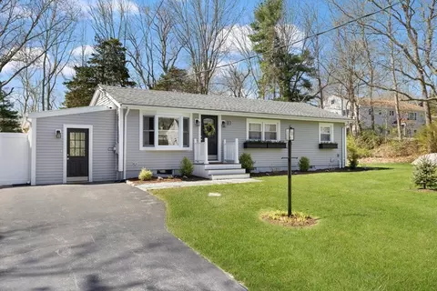 8 Whelden Ln, Acushnet, MA 02743 photo 4