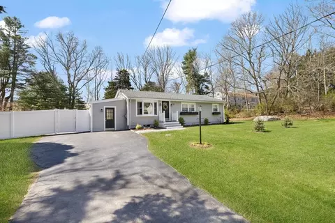8 Whelden Ln, Acushnet, MA 02743 photo 2
