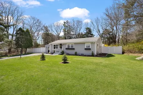 8 Whelden Ln, Acushnet, MA 02743 photo 3