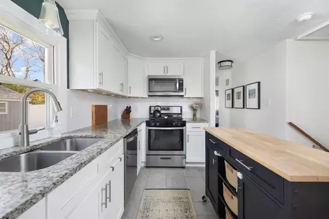 8 Whelden Ln, Acushnet, MA 02743 photo 17