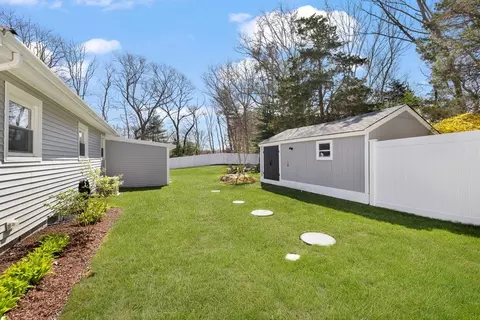 8 Whelden Ln, Acushnet, MA 02743 photo 11
