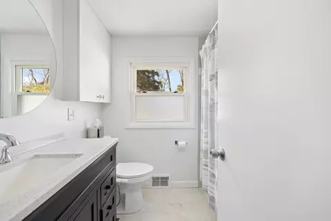 8 Whelden Ln, Acushnet, MA 02743 photo 23