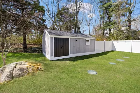 8 Whelden Ln, Acushnet, MA 02743 photo 12
