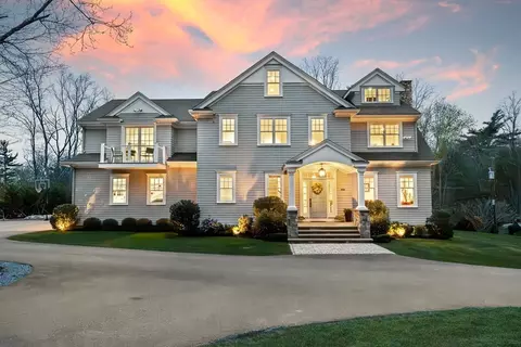 24 Dolan Ln, Cohasset, MA 02025