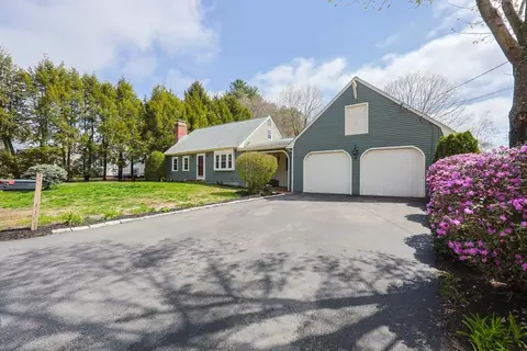 3 Squire Ln, Bellingham, MA 02019