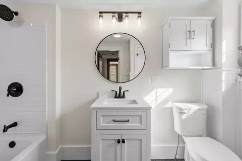 Bath - 58 Arthur Ave, Athol, MA 01331 photo 2 of 3
