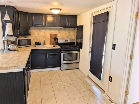 Kitchen - 115 Lake Ave, Wareham, MA 02538 photo 1 of 2