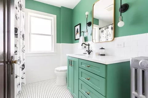 Bath - 75 Longfellow Rd, Worcester, MA 01602 photo 7 of 8