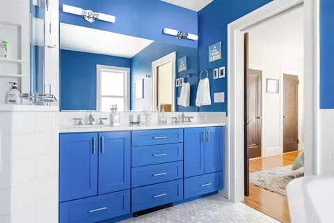 Bath - 75 Longfellow Rd, Worcester, MA 01602 photo 3 of 8