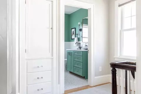 Entry Way - 75 Longfellow Rd, Worcester, MA 01602 photo 4 of 4