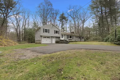 214 Glezen Ln, Wayland, MA 01778