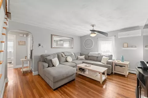 91 Marshall Ave, Cumberland, RI 02864