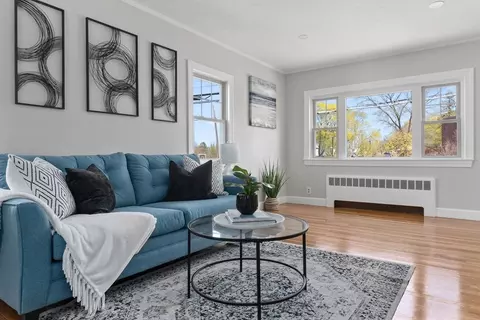 Living - 363 Central St, Saugus, MA 01906 photo 3 of 3