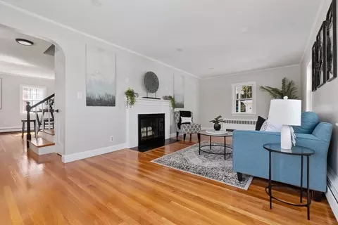 Living - 363 Central St, Saugus, MA 01906 photo 2 of 3