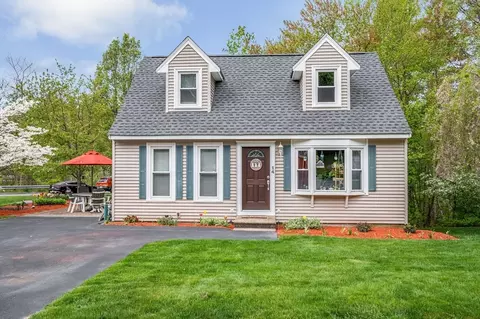 14 Jasmine Ct, Dracut, MA 01826