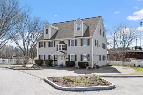 3 Coffin Ave #2, Haverhill, MA 01830