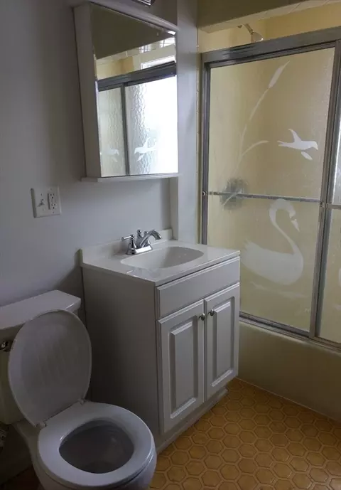 Bath - 110-112 Nichols St, Everett, MA 02149 photo 1 of 1