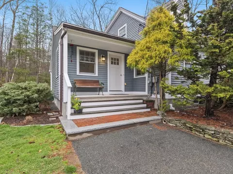 42 Old Jacobs Rd, Georgetown, MA 01833 photo 3