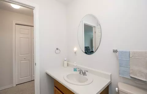 Bath - 63 Proctor St #E, Salem, MA 01970 photo 1 of 3