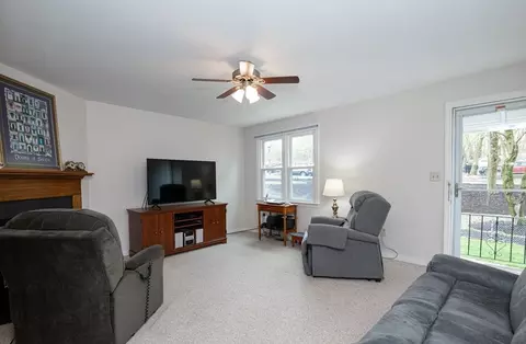 Living - 63 Proctor St #E, Salem, MA 01970 photo 1 of 2