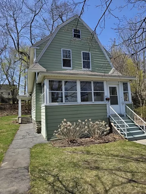 27 Goldthwaite Rd, Worcester, MA 01605