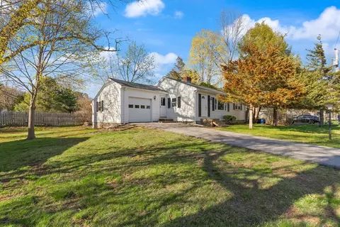 104 Homestead Cir, Hamilton, MA 01982
