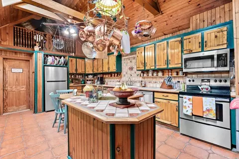 981 Washington St, Stoughton, MA 02072