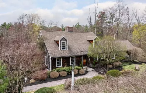Exterior - 30 Prospect St, Upton, MA 01568 photo 2 of 8