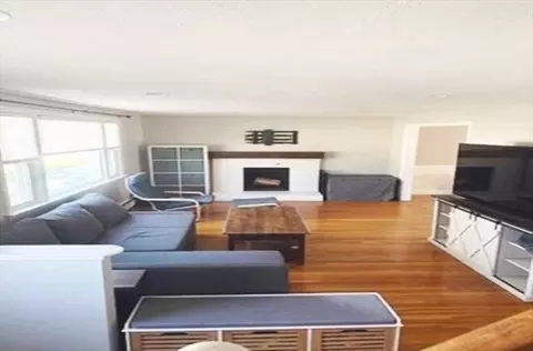 27 Vincent Rd, Dedham, MA 02026 photo 2