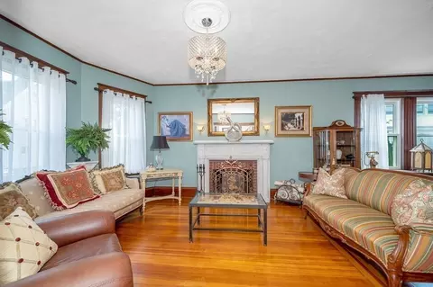 Living - 10 Swan St, Everett, MA 02149 photo 4 of 5