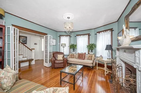 Living - 10 Swan St, Everett, MA 02149 photo 2 of 5