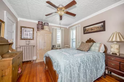 Bedroom - 10 Swan St, Everett, MA 02149 photo 2 of 2