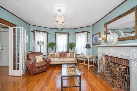Living - 10 Swan St, Everett, MA 02149 photo 3 of 5