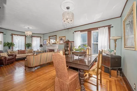 Dining - 10 Swan St, Everett, MA 02149 photo 1 of 5