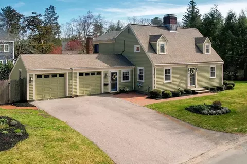 28 Liberty Pole Rd, Hingham, MA 02043