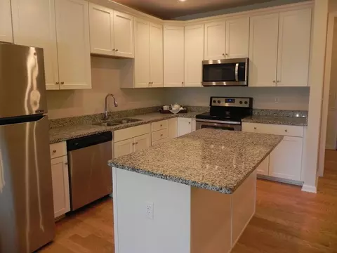 22 Farmstead Ln #406, Sudbury, MA 01776