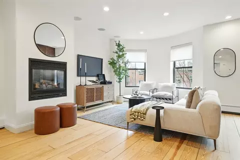220 W Springfield St #4, Boston, MA 02118