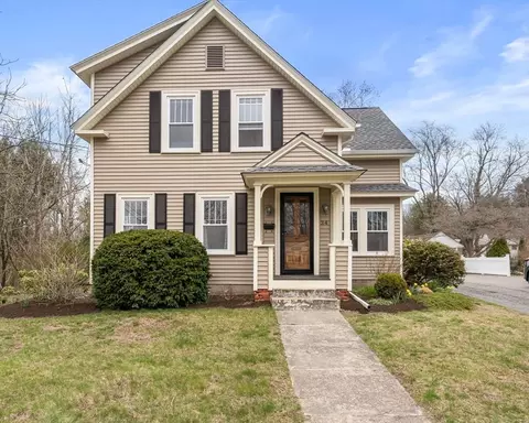 34 River St, Northborough, MA 01532